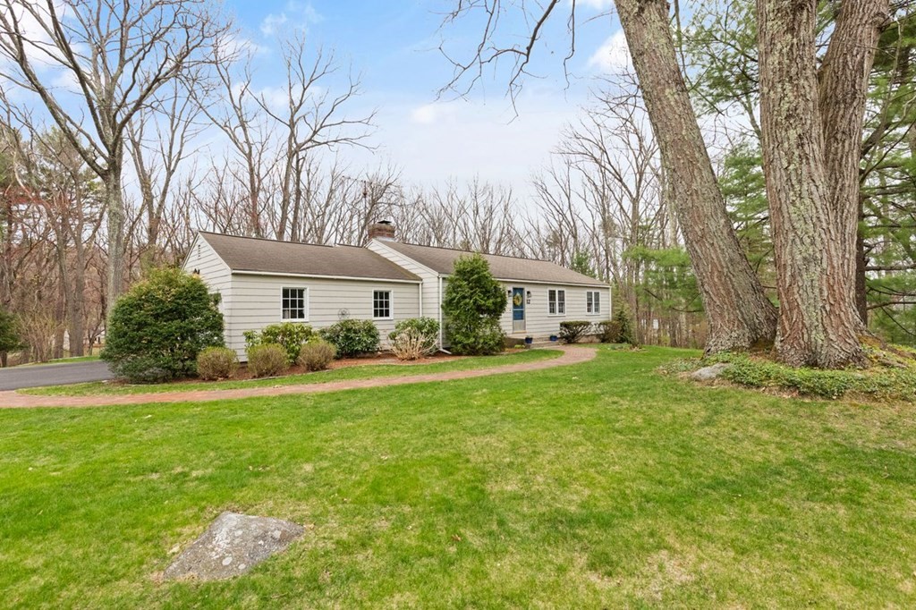 12 Hitchinpost Road Chelmsford, MA 01824 - Photo 1 of 30 Gallery Image 1