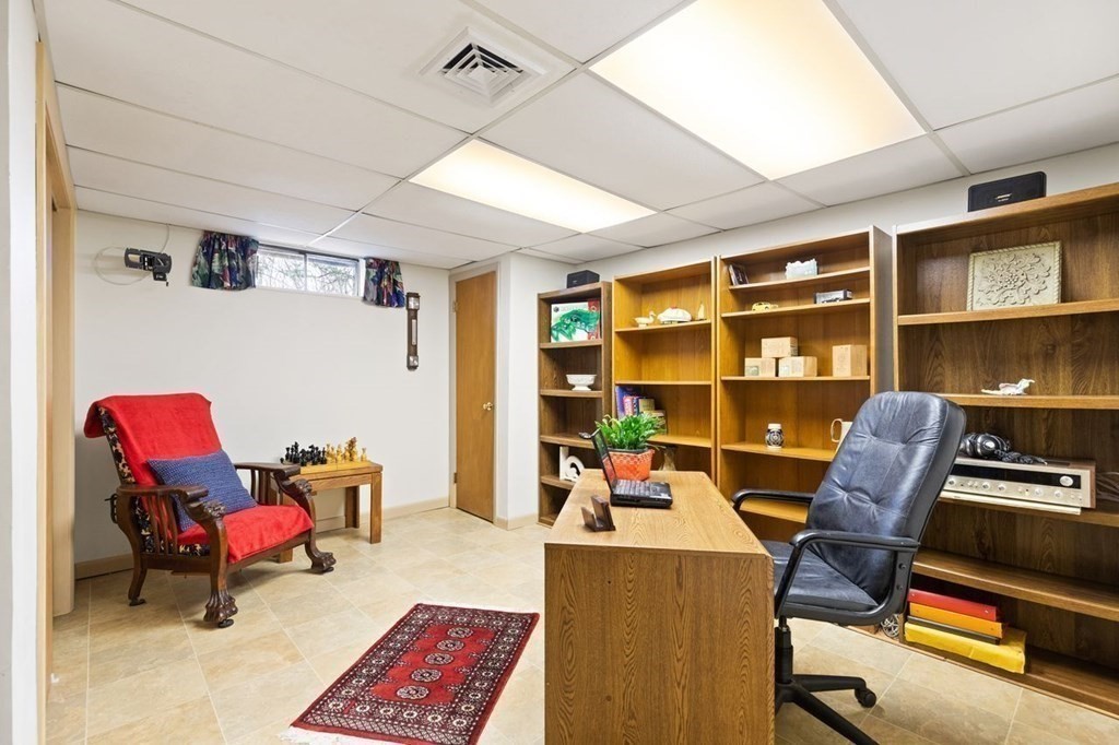 12 Hitchinpost Road Chelmsford, MA 01824 - Photo 14 of 30 Gallery Image 14