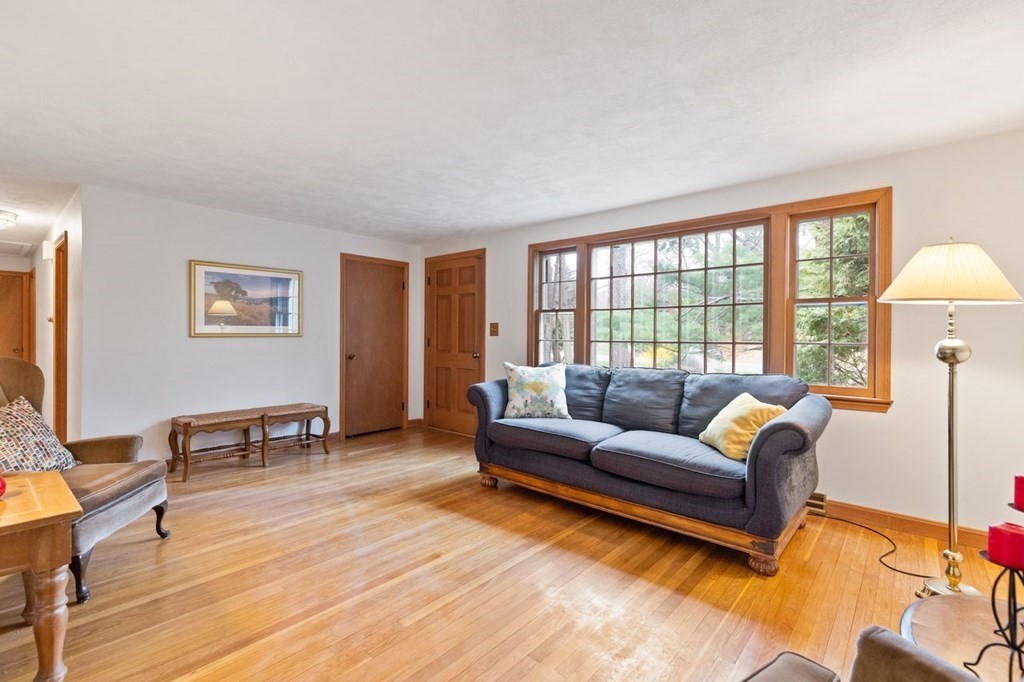 12 Hitchinpost Road Chelmsford, MA 01824 - Photo 3 of 30 Gallery Image 3