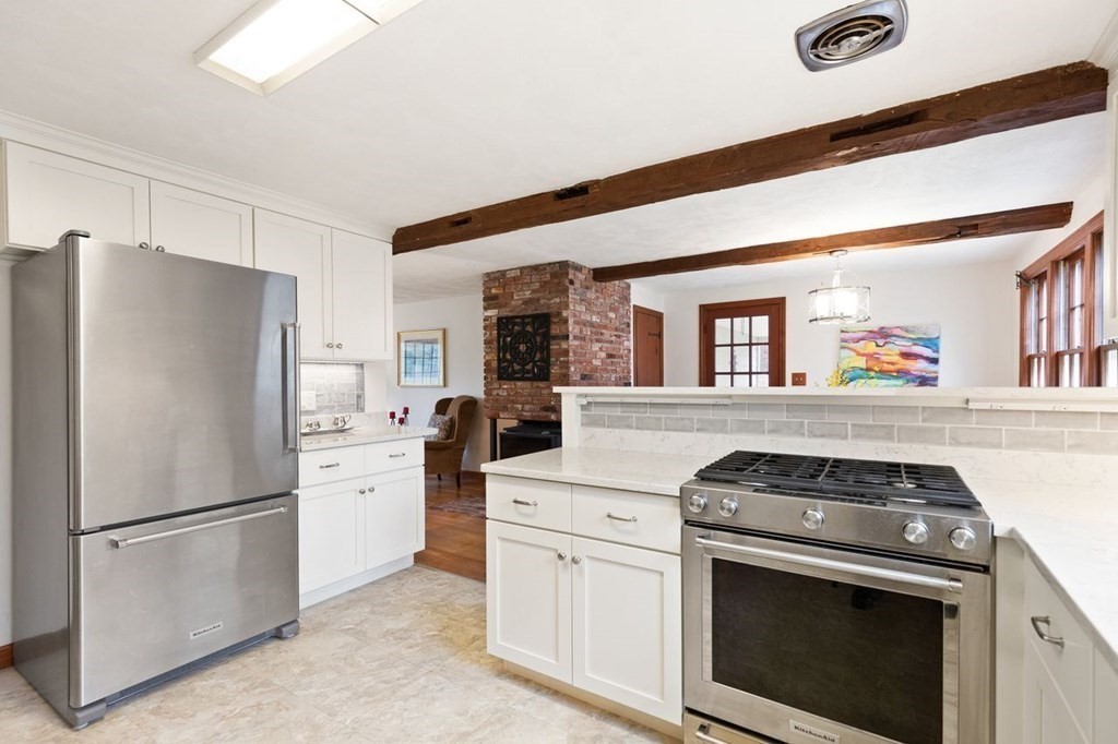 12 Hitchinpost Road Chelmsford, MA 01824 - Photo 9 of 30 Gallery Image 9