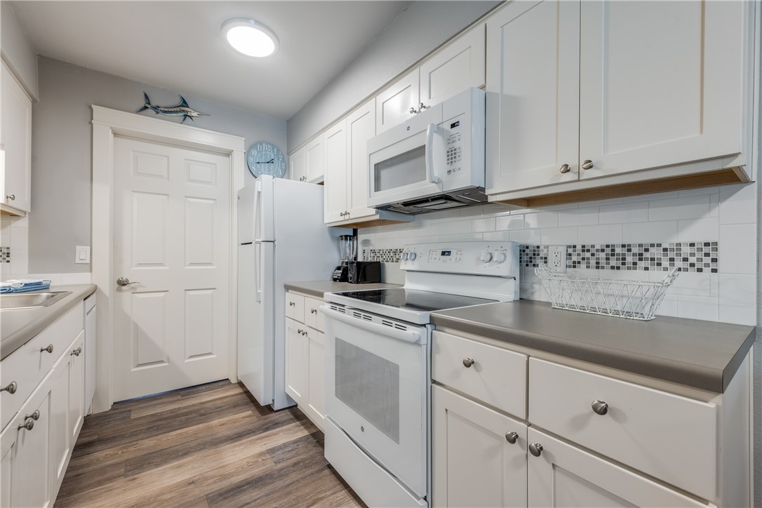622 Beach Access Road, Unit 128 Port Aransas, TX 78373 - Photo 11 of 39
