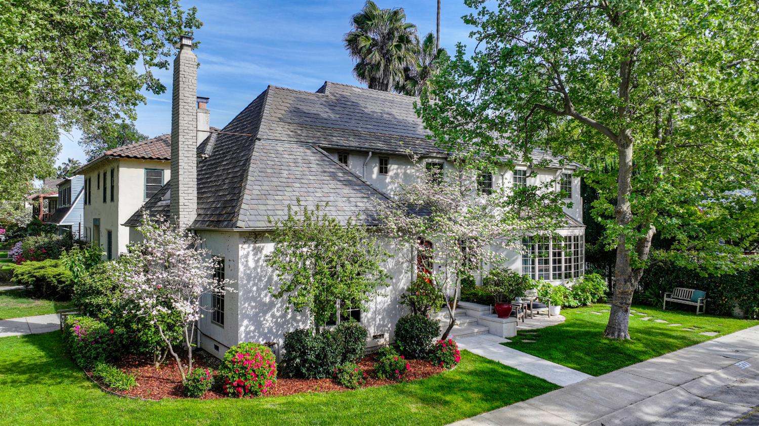 3501 Cutter Way Sacramento, CA 95818 - Photo 86 of 89 a view of a house with a yard and large trees