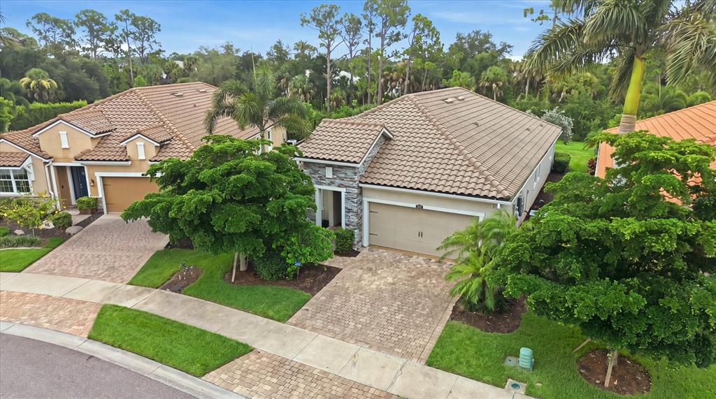 11595 Renaissance Boulevard Venice, FL 34293 - Photo 3 of 52