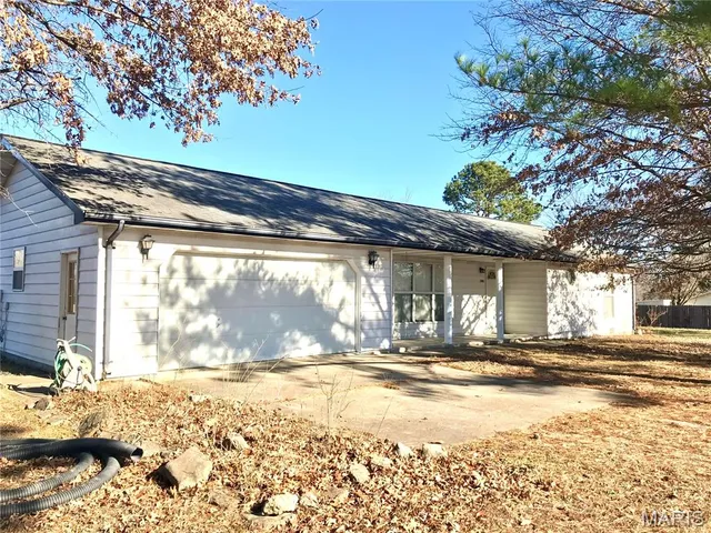 $198,500 | 14275 Camden Lane, Dixon, MO 65459