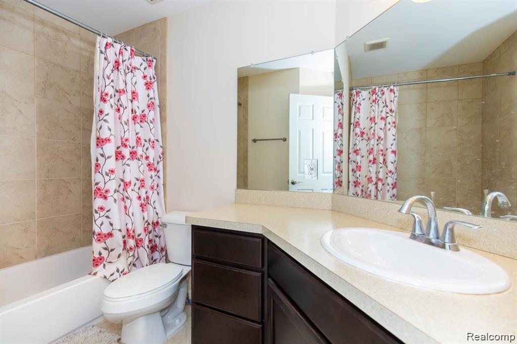 41578 Mitchell Road Novi, MI 48377 - Photo 35 of 46 35.jpg
