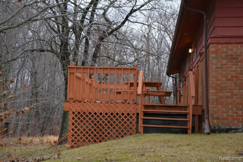 335 Coats Road Lake Orion, MI 48362 - Photo 8 of 48 335 Coats Rd Lake Orion (10).jpg