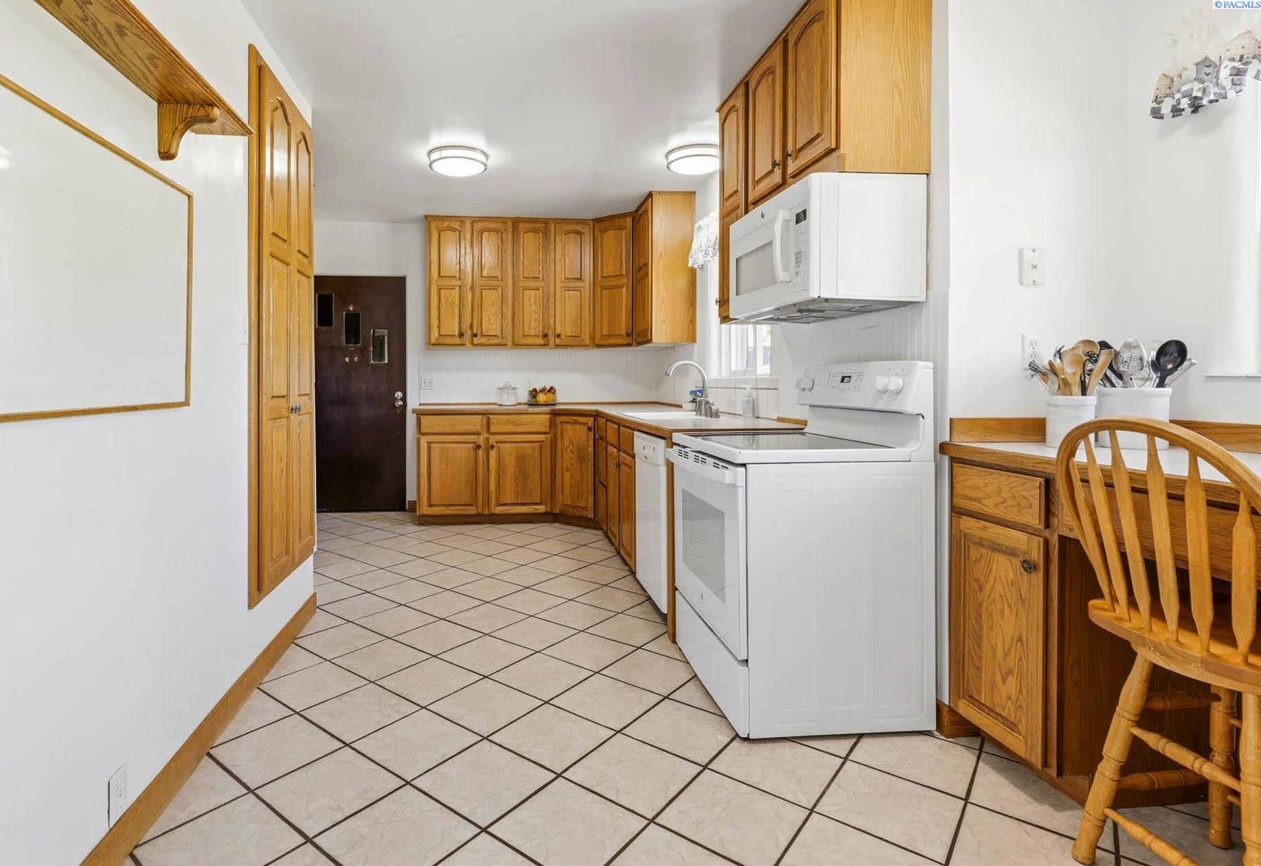9517 Richardson Road Pasco, WA 99301 - Photo 12 of 45 Gallery Image 12