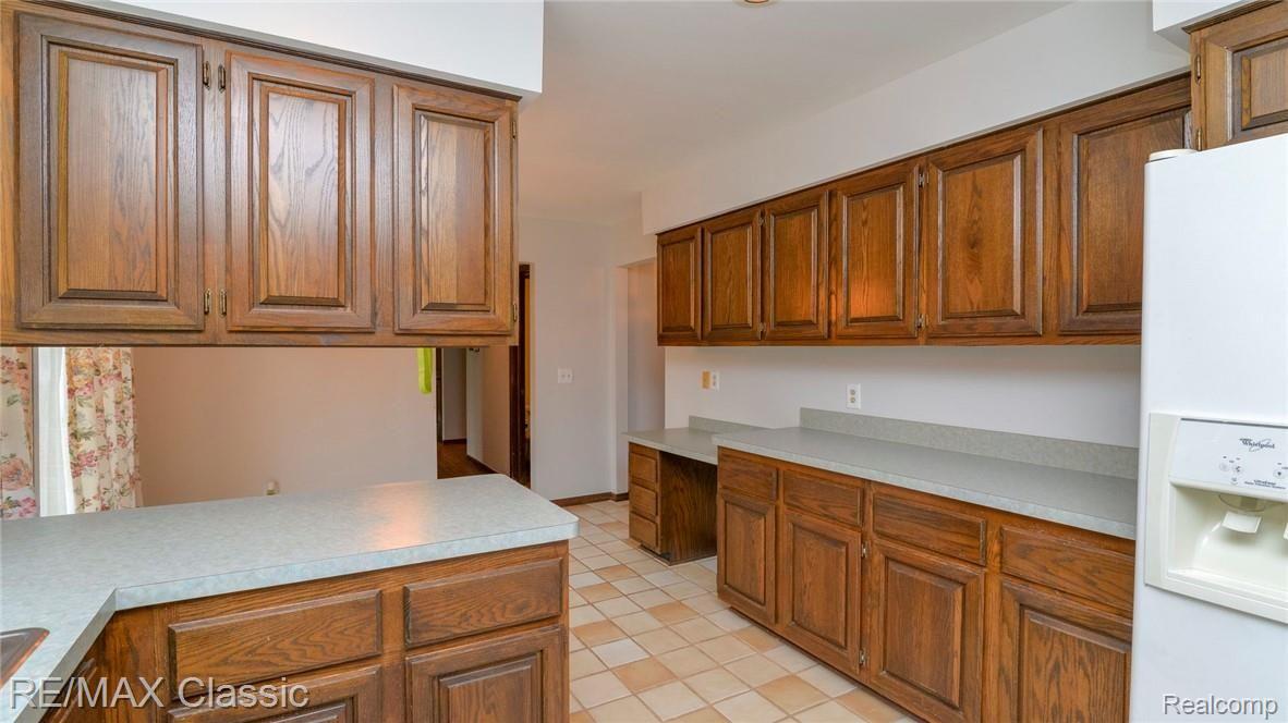 688 Sunlight Drive Rochester, MI 48309 - Photo 23 of 63 027_56.jpg
