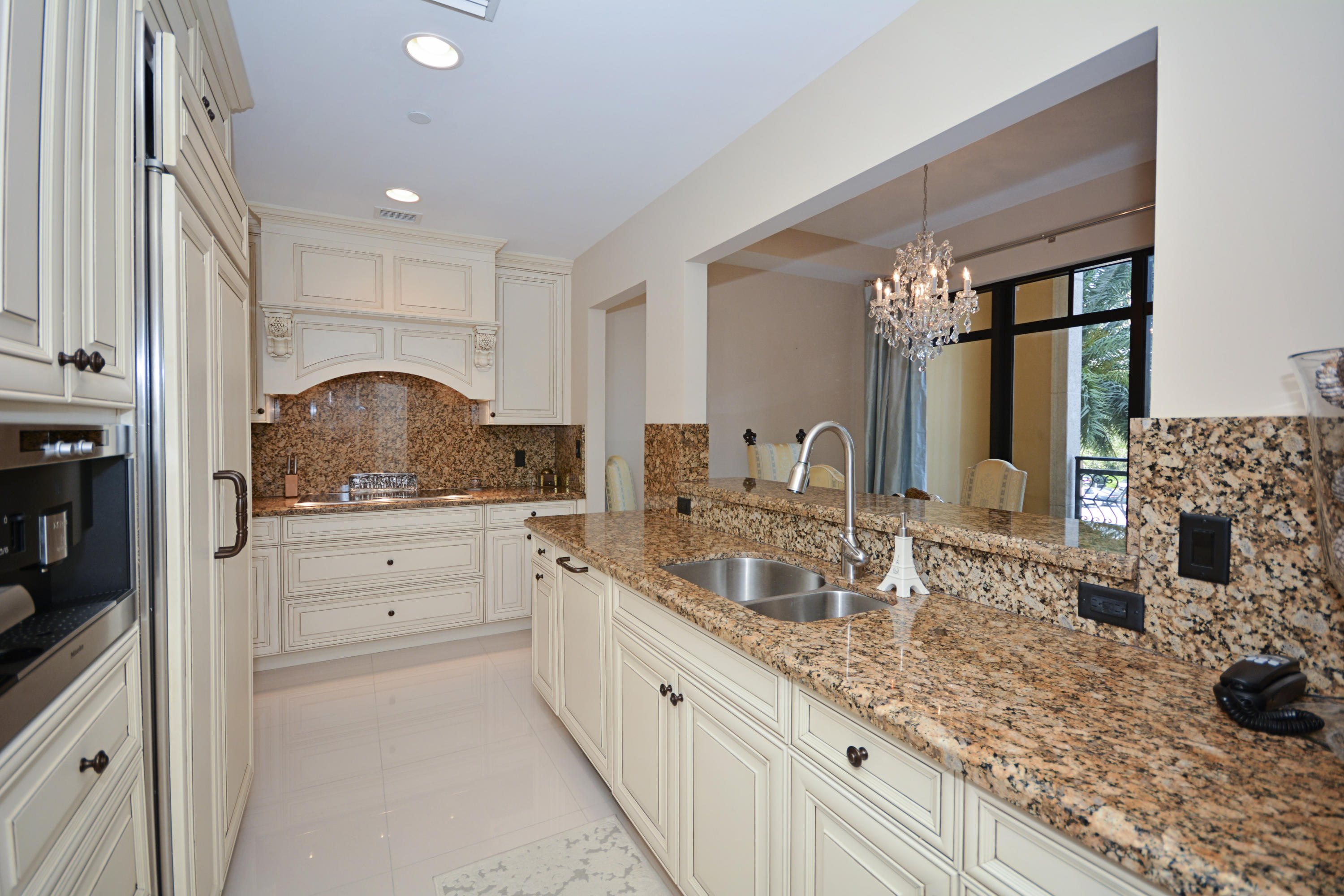 200 East Palmetto Park Road, Unit TH21 Boca Raton, FL 33432 - Photo 15 of 35 Kitchen