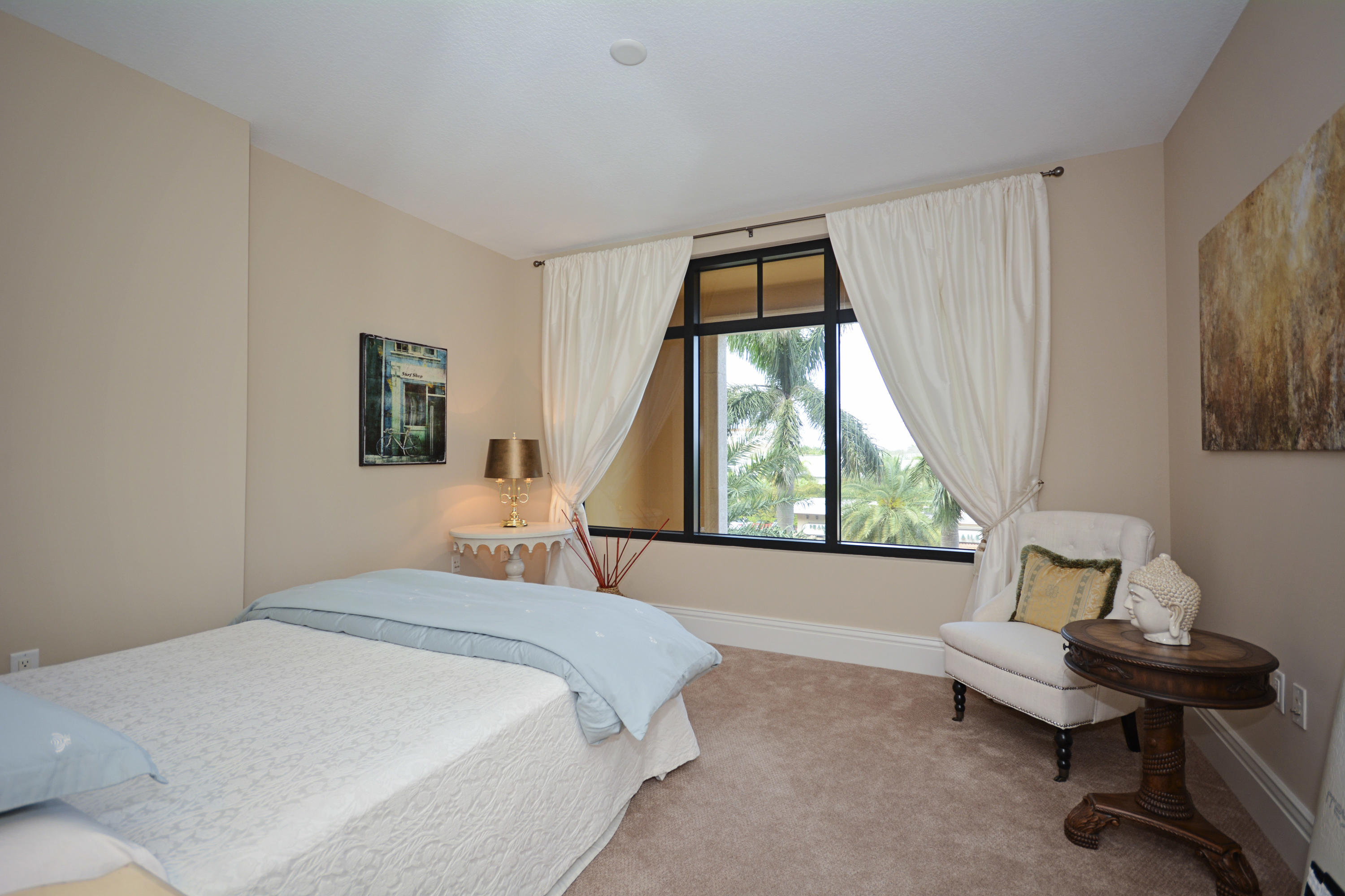 200 East Palmetto Park Road, Unit TH21 Boca Raton, FL 33432 - Photo 25 of 35 Guest Bedroom
