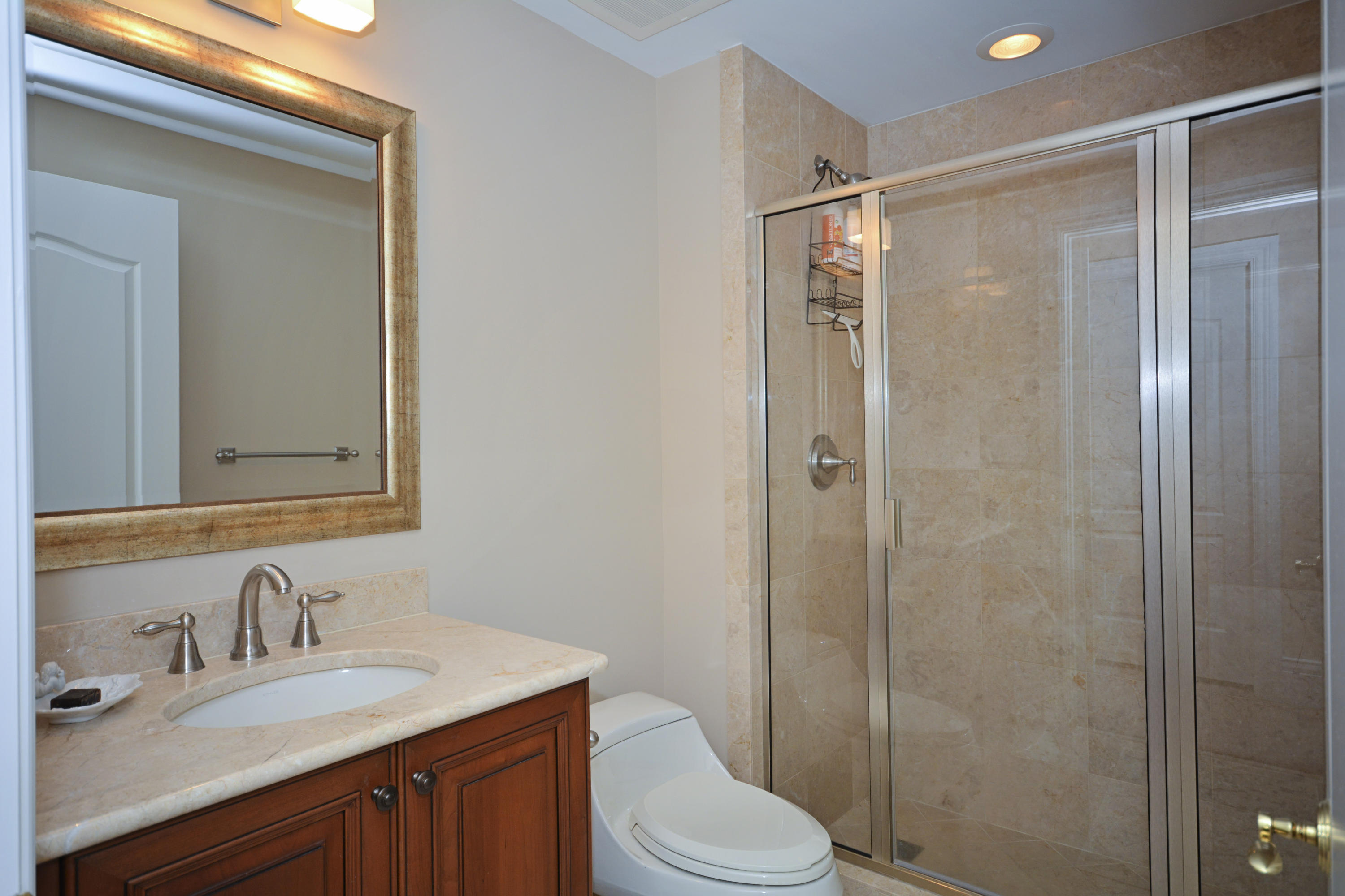 200 East Palmetto Park Road, Unit TH21 Boca Raton, FL 33432 - Photo 26 of 35 Guest Full Bath