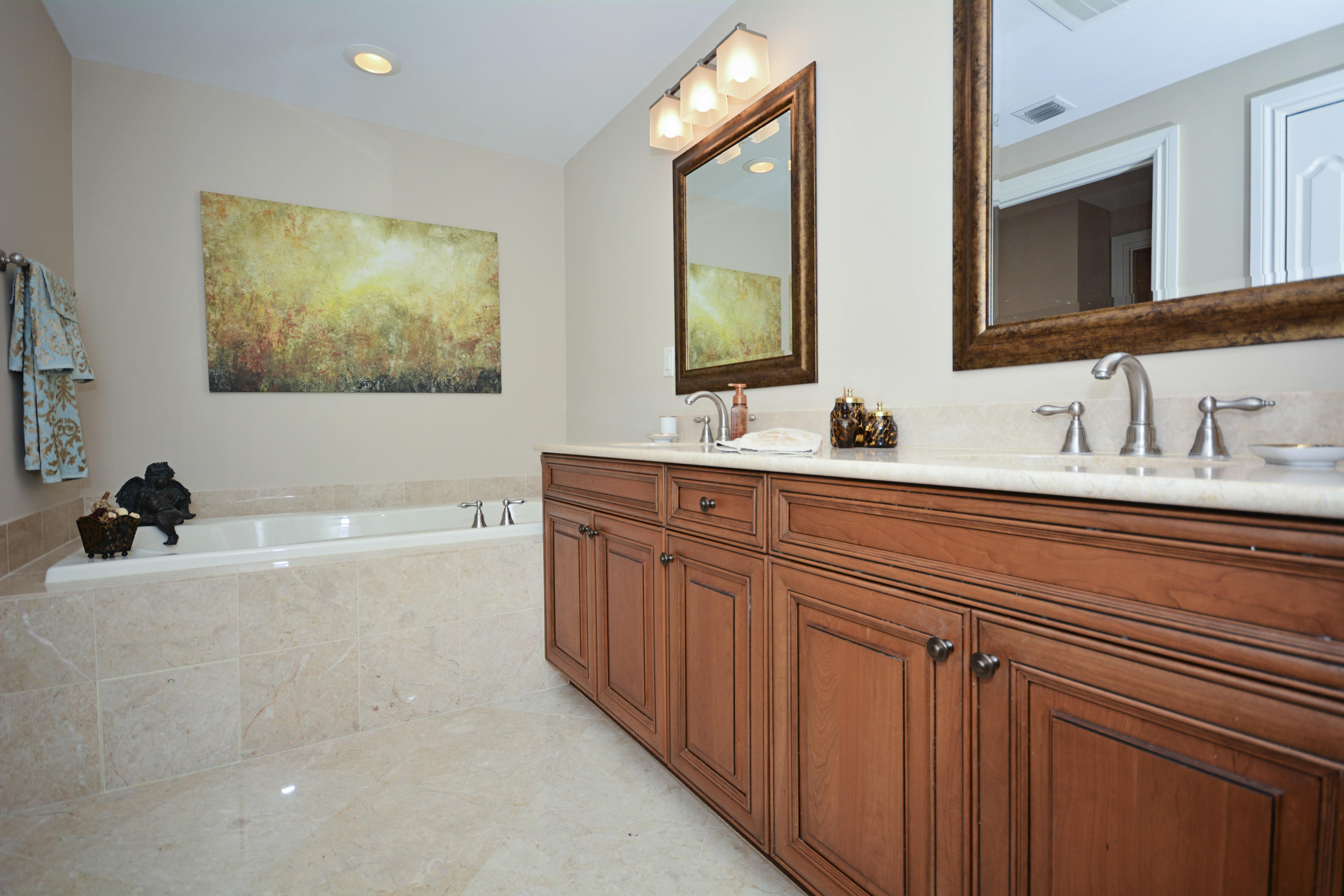 200 East Palmetto Park Road, Unit TH21 Boca Raton, FL 33432 - Photo 33 of 35 Master Bath