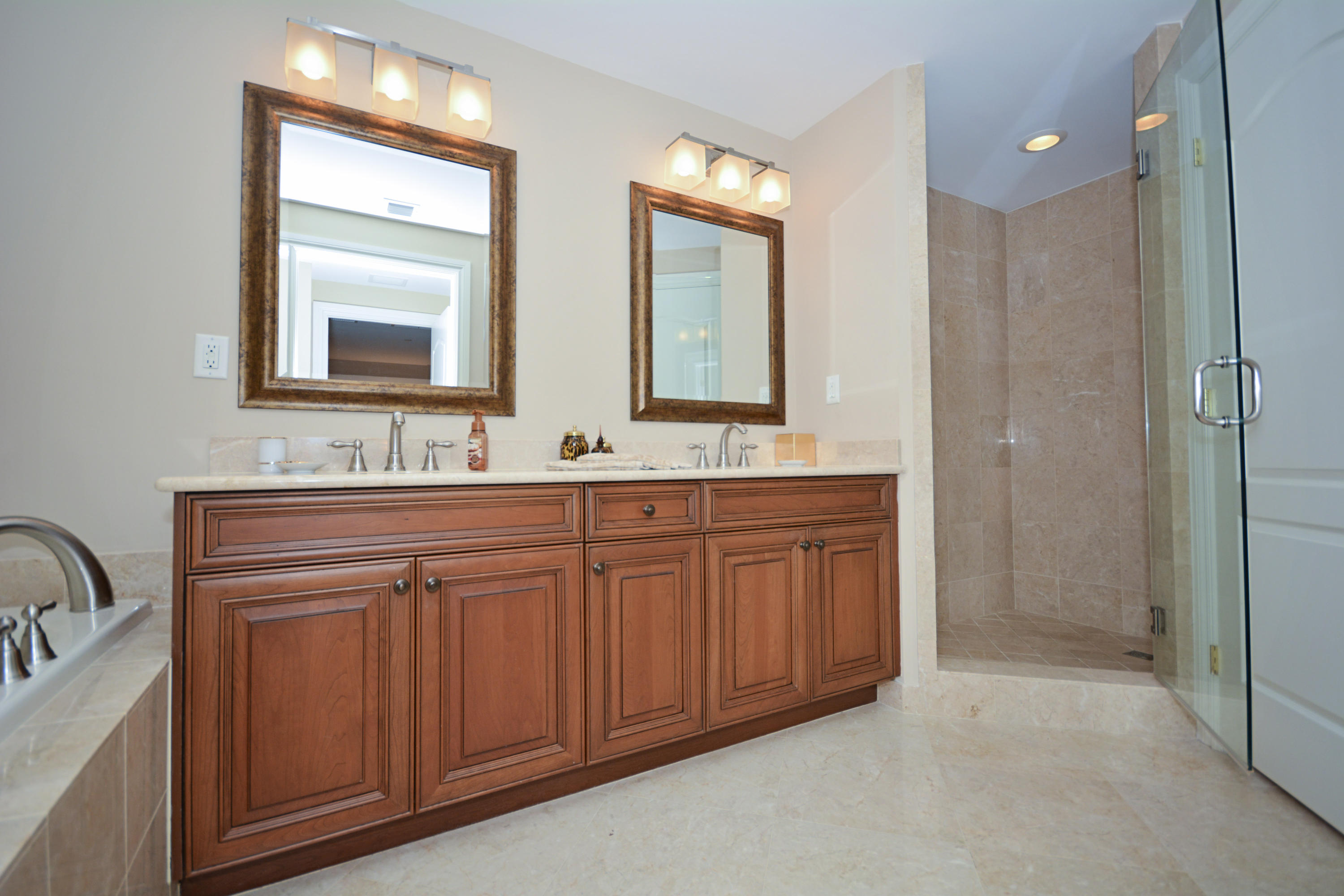 200 East Palmetto Park Road, Unit TH21 Boca Raton, FL 33432 - Photo 34 of 35 Master Bath w/Glass Shower