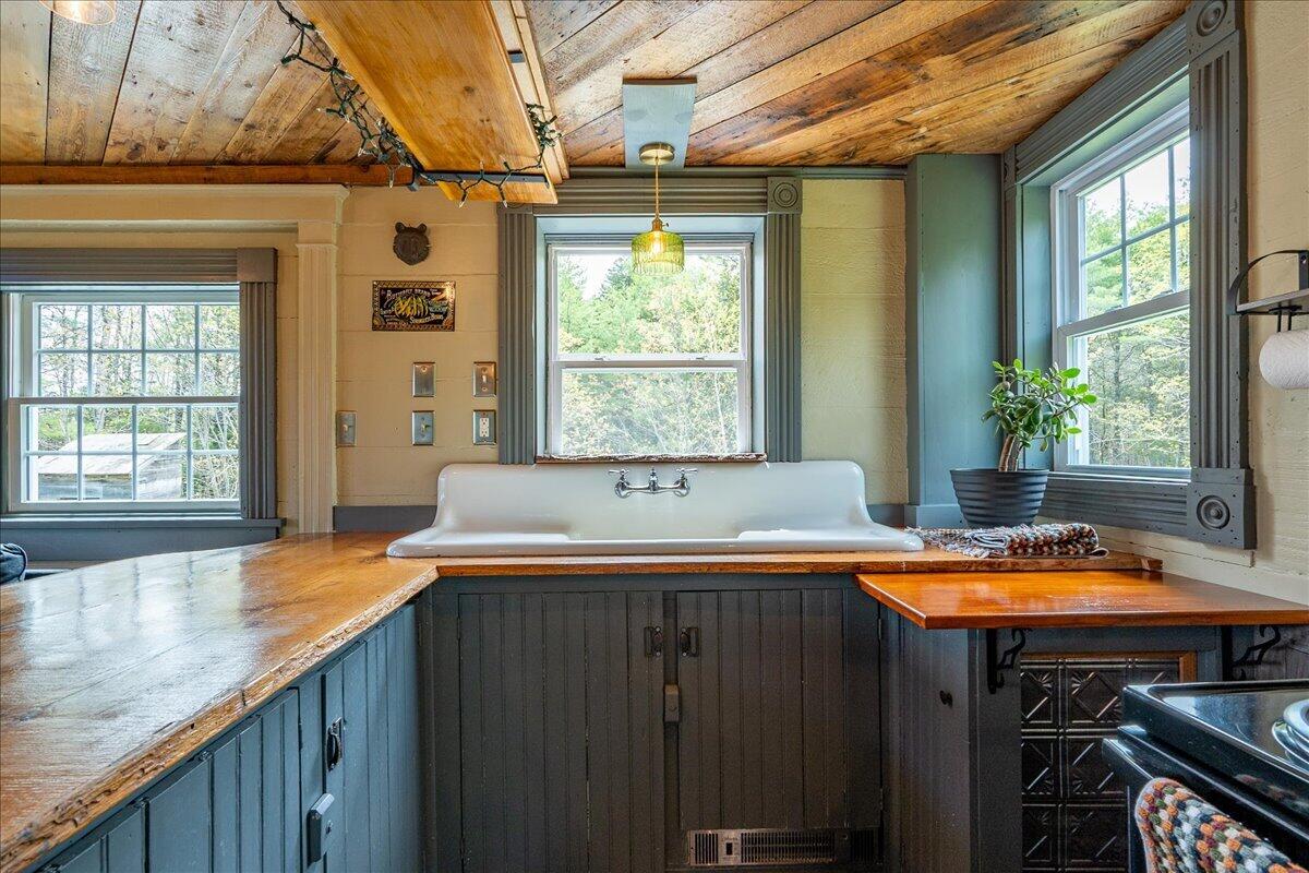 33 Blake Farm Road Edgecomb, ME 04556 - Photo 17 of 42 28-33 Blake Farm Rd-28