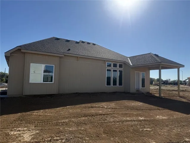 $544,950 | 9008 North Poplar Avenue, Kansas City, MO 64156