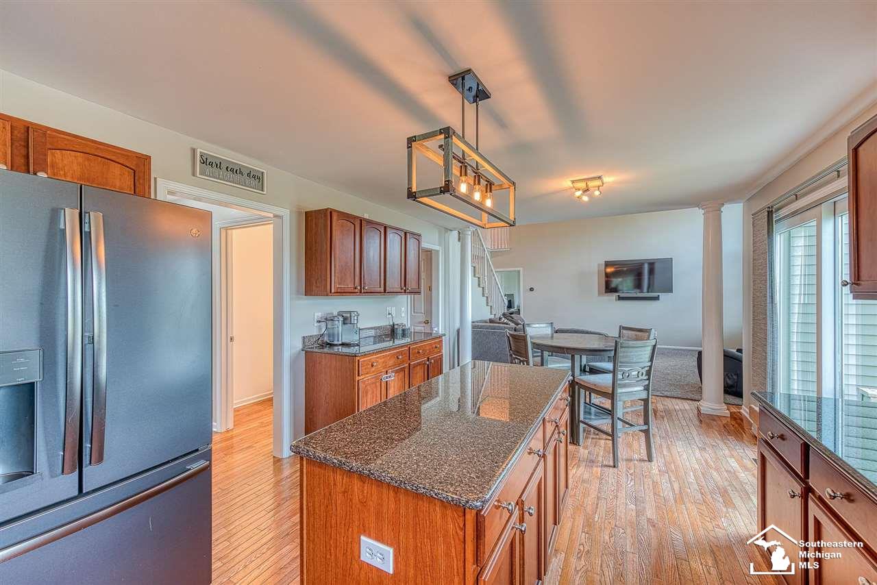 606 Ridge Point Drive Dundee, MI 48131 - Photo 6 of 43