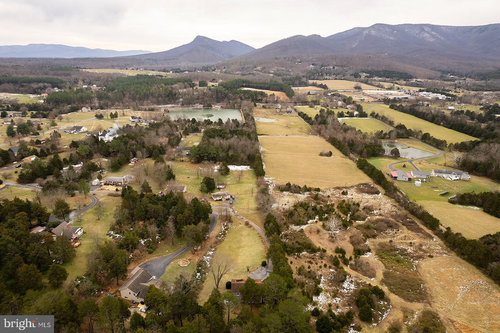 164 Lakes Valley Road Strasburg, VA 22657 - Photo 9 of 54