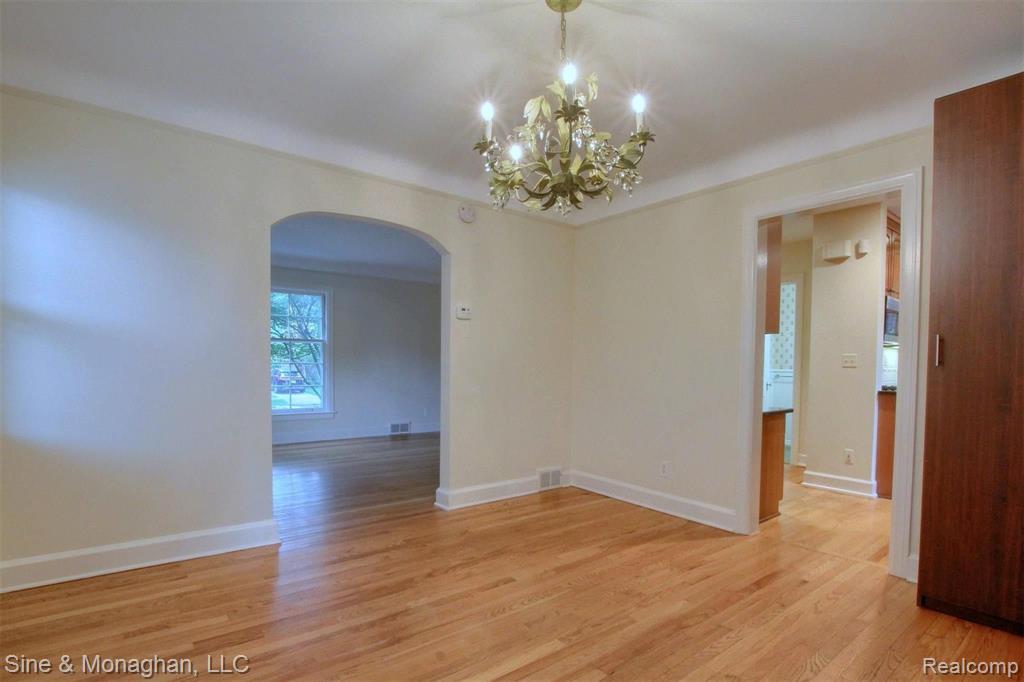 349 Merriweather Road Grosse Pointe, MI 48236 - Photo 10 of 31