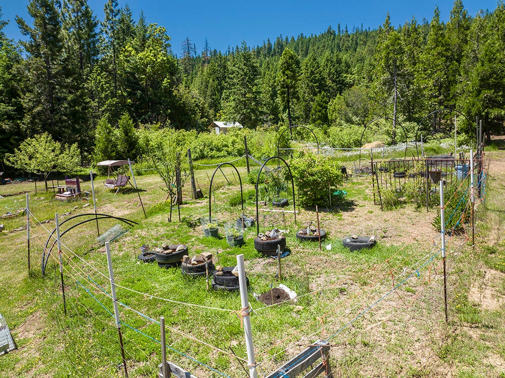 10000 Placer Road Grants Pass, OR 97526 - Photo 22 of 56 21
