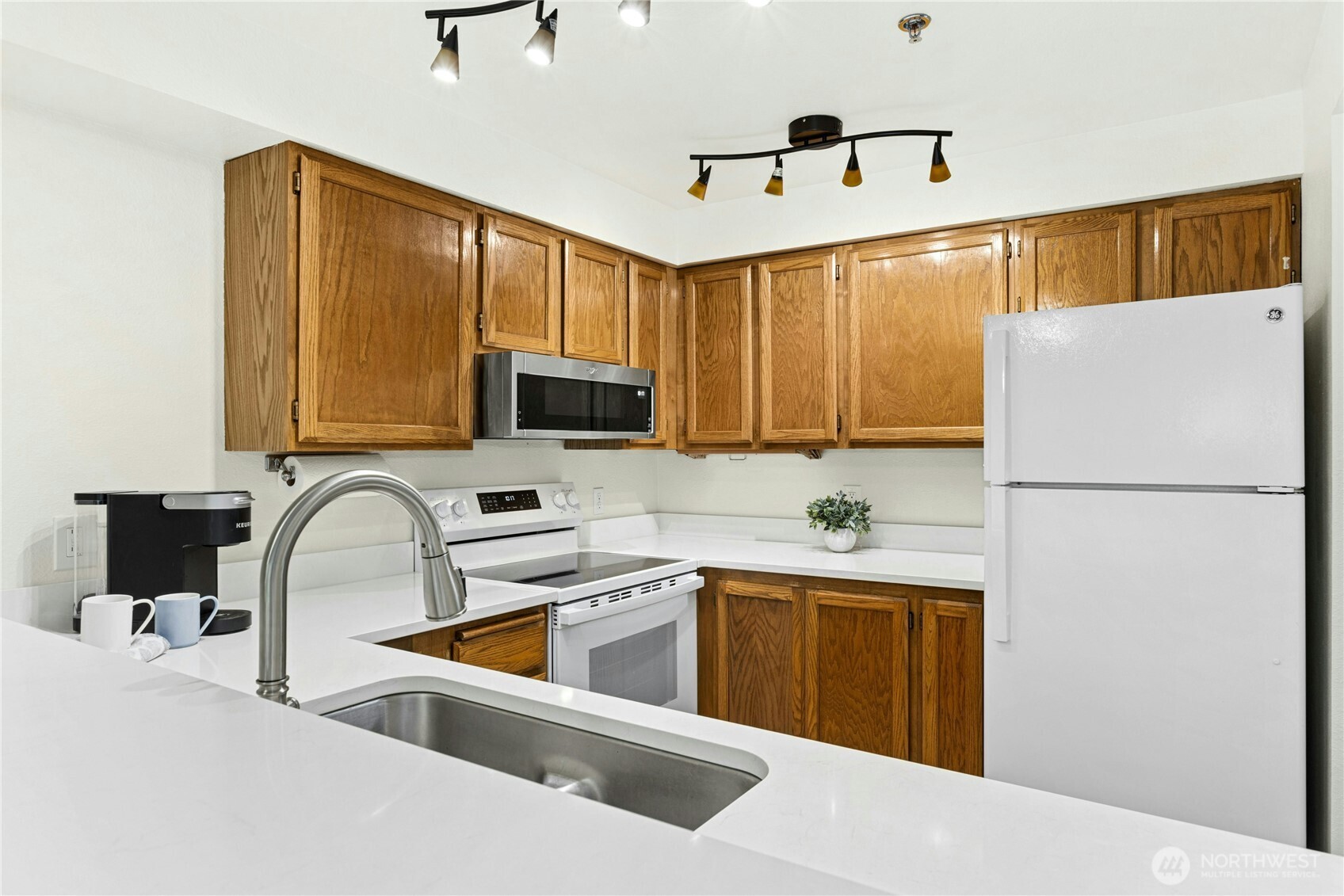 19410 Bothell Way Northeast, Unit D103 Bothell, WA 98011 - Photo 15 of 32