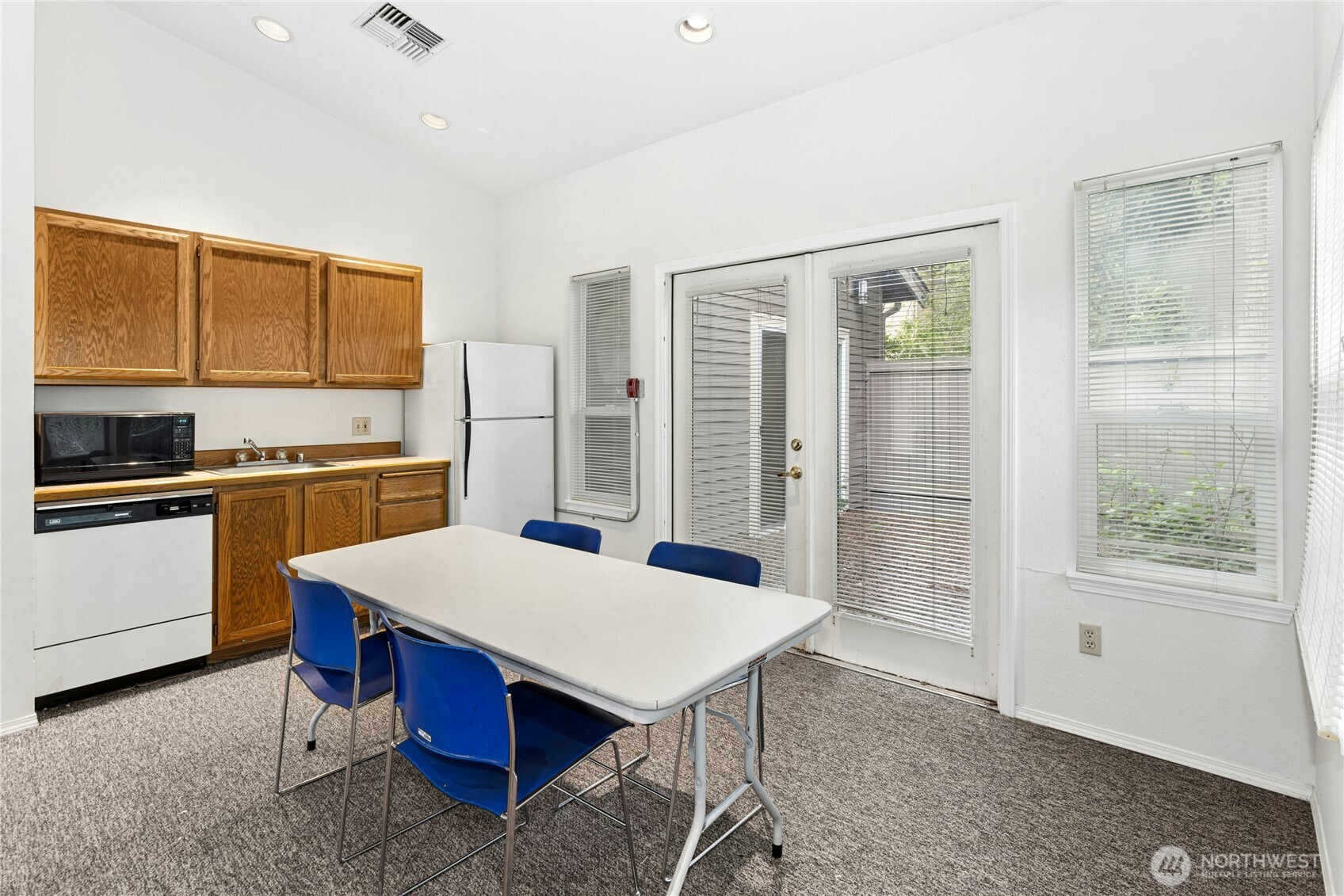 19410 Bothell Way Northeast, Unit D103 Bothell, WA 98011 - Photo 31 of 32