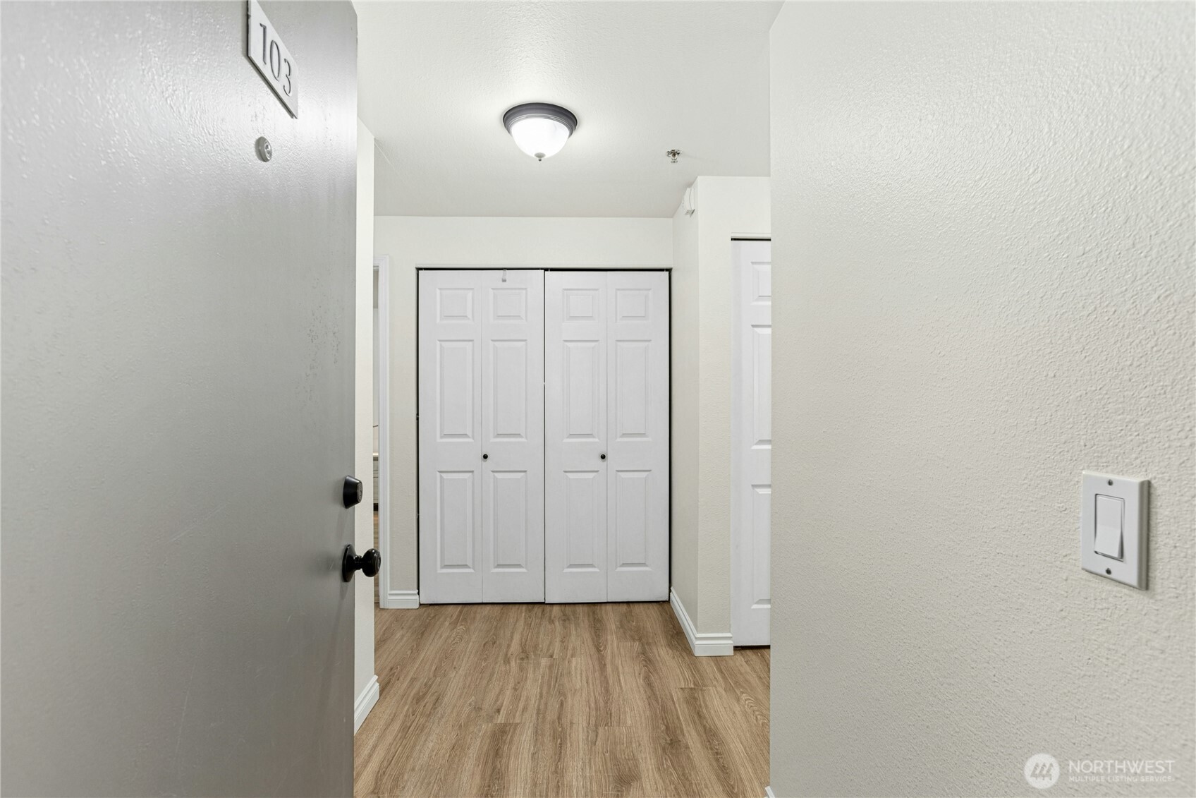 19410 Bothell Way Northeast, Unit D103 Bothell, WA 98011 - Photo 6 of 32