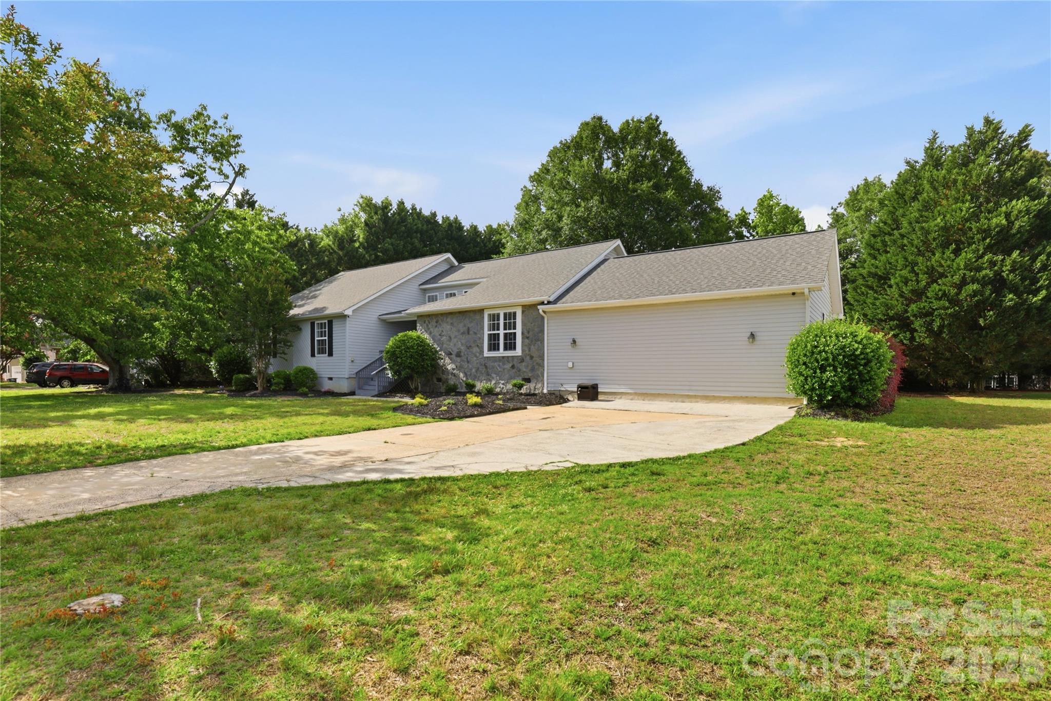 1689 Willowbrook Drive Fort Mill, SC 29708 - Photo 4 of 36