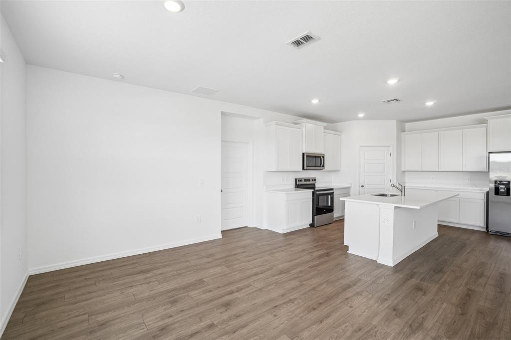 1749 Hummingbird Road Winter Haven, FL 33884 - Photo 6 of 30