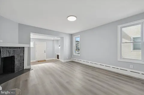 $289,900 | 4029 Vernon Road, Drexel Hill, PA 19026