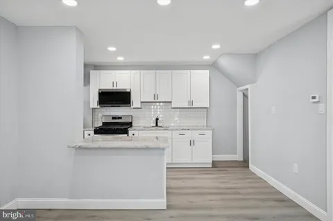 $289,900 | 4029 Vernon Road, Drexel Hill, PA 19026