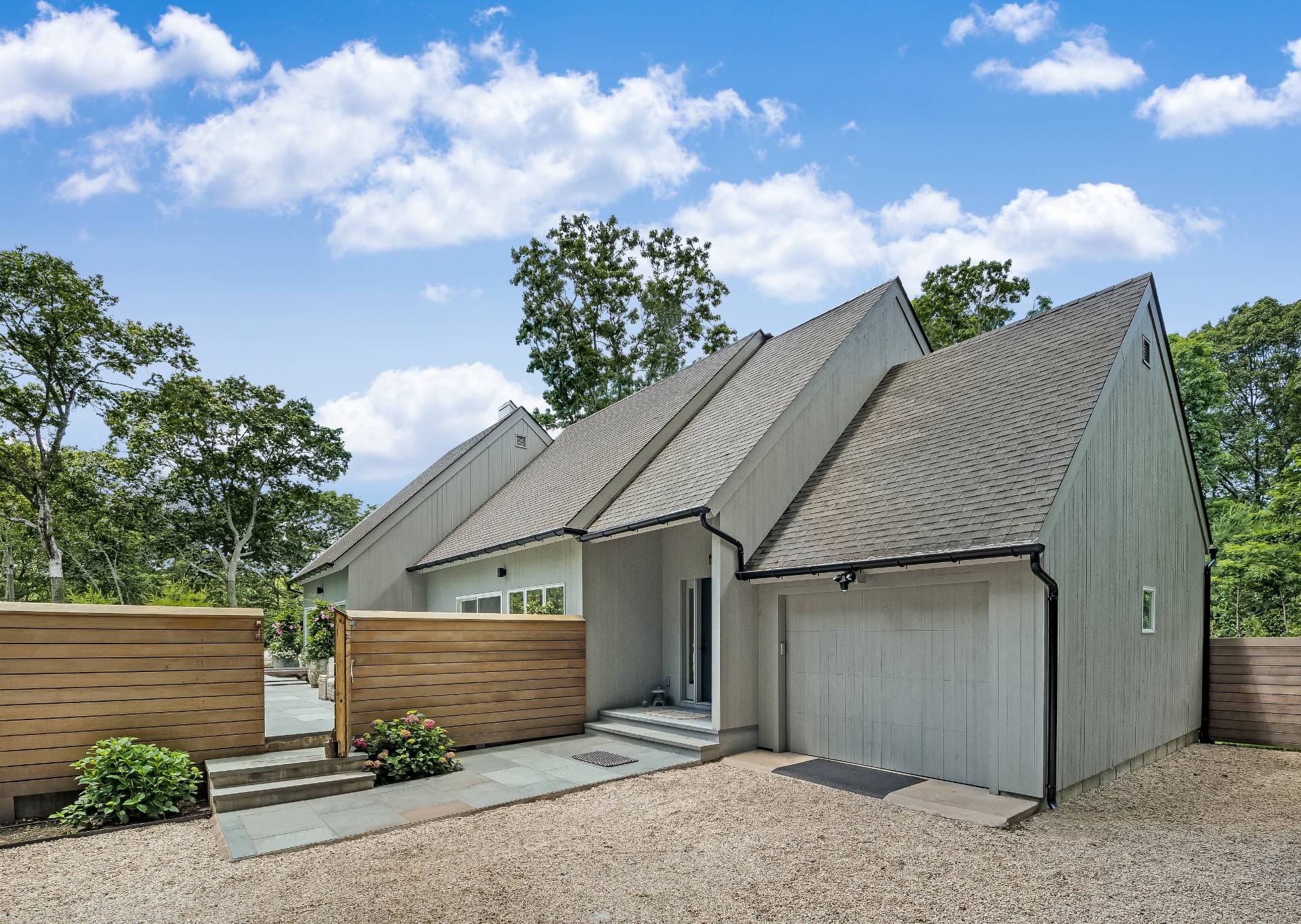 3 Squires Path East Hampton, NY 11937 - Photo 2 of 15