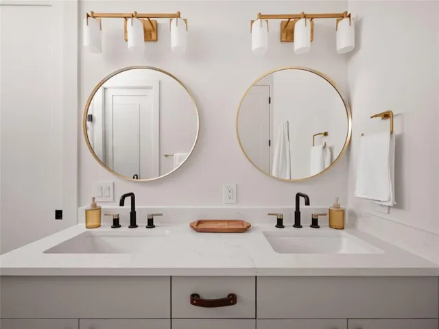 $6,000 | 3208 Govalle Avenue, Unit 2, Austin, TX 78702