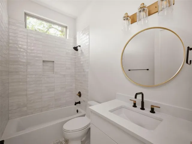 $6,000 | 3208 Govalle Avenue, Unit 2, Austin, TX 78702