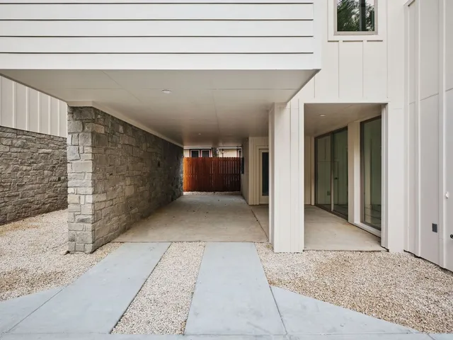 $6,000 | 3208 Govalle Avenue, Unit 2, Austin, TX 78702