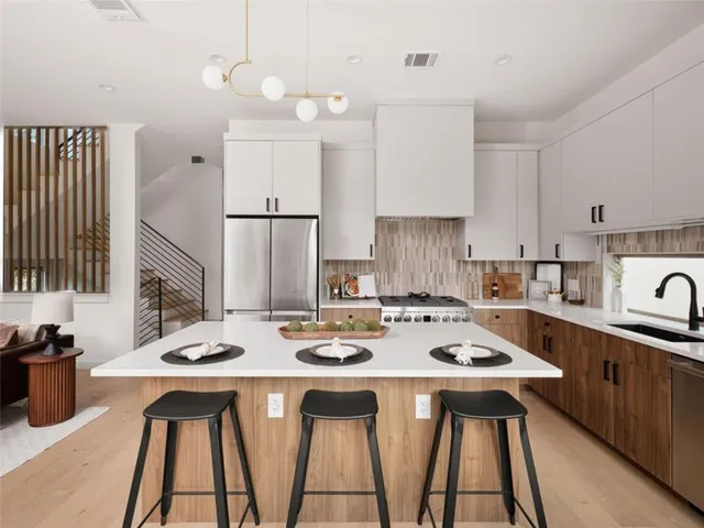 $6,000 | 3208 Govalle Avenue, Unit 2, Austin, TX 78702