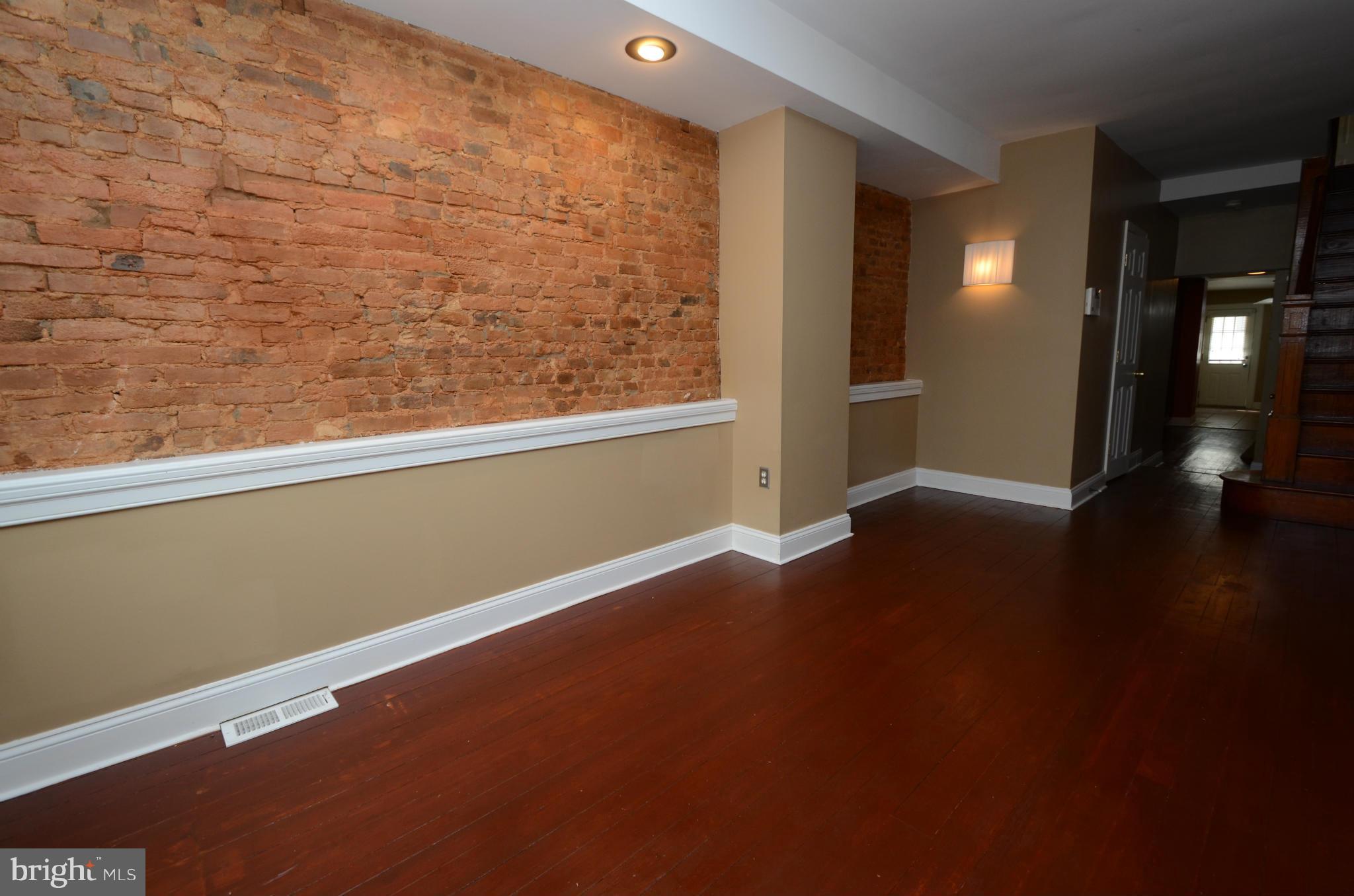 3131 Elliott Street Baltimore, MD 21224 - Photo 4 of 27 Living Room