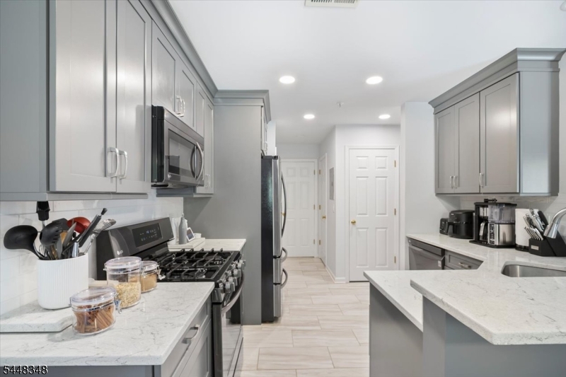 70 Carter Road, Unit 70 Wanaque, NJ 07420 - Photo 12 of 30 Gallery Image 12