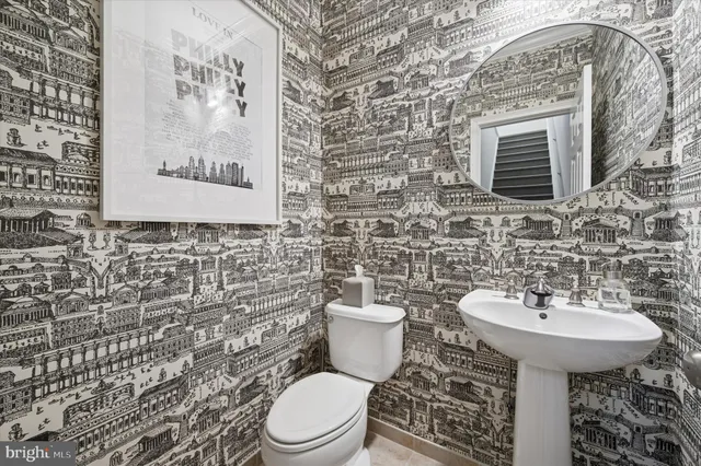 $845,000 | 610 Captains Way, Philadelphia, PA 19146