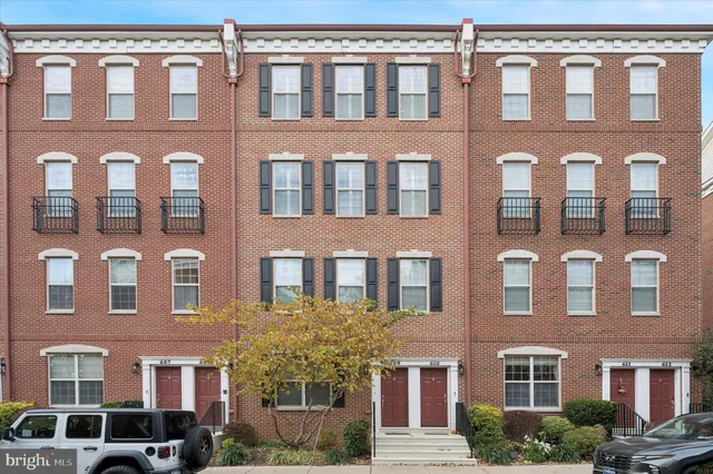 $845,000 | 610 Captains Way, Philadelphia, PA 19146