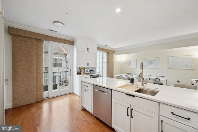 $845,000 | 610 Captains Way, Philadelphia, PA 19146