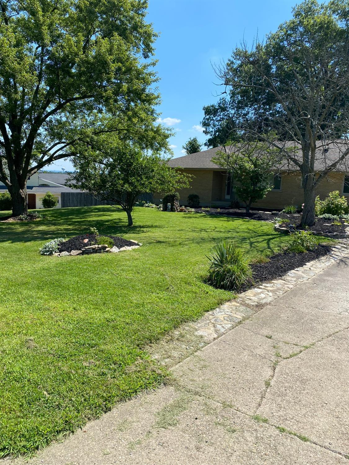 781 New London Road Hamilton, OH 45013 - Photo 3 of 19