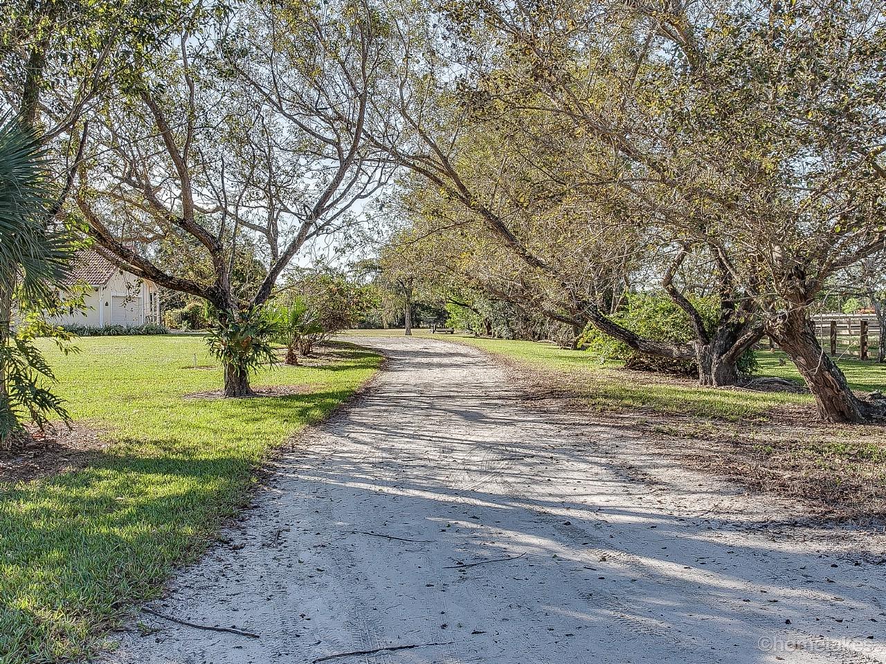 13348 50th Street South Wellington, FL 33449 - Photo 24 of 28 IMG_0014fusedMLS