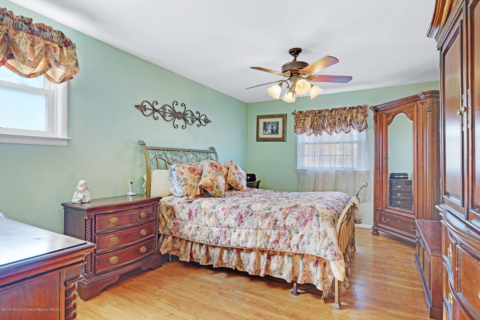 94 Newbury Road Howell, NJ 07731 - Photo 32 of 39 31