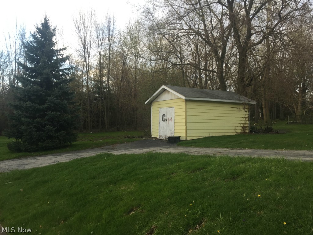 480 Robinson Road Campbell, OH 44405 - Photo 3 of 6 Gallery Image 3