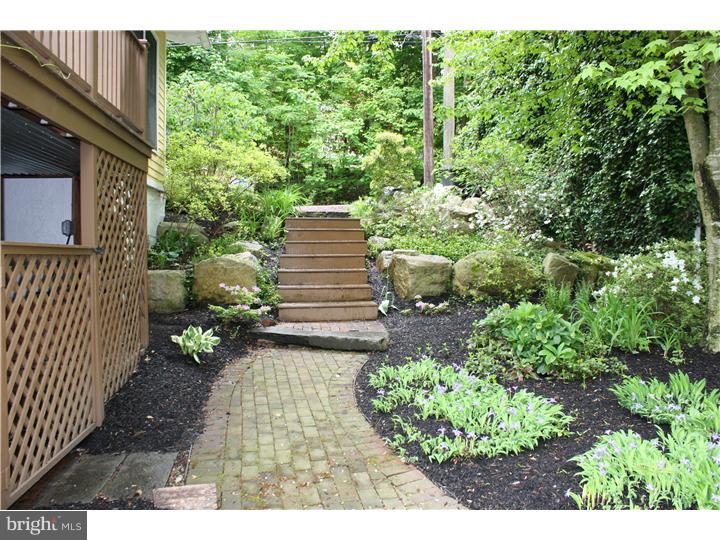 210 Biddulph Road Wayne, PA 19087 - Photo 20 of 25 Side Yard