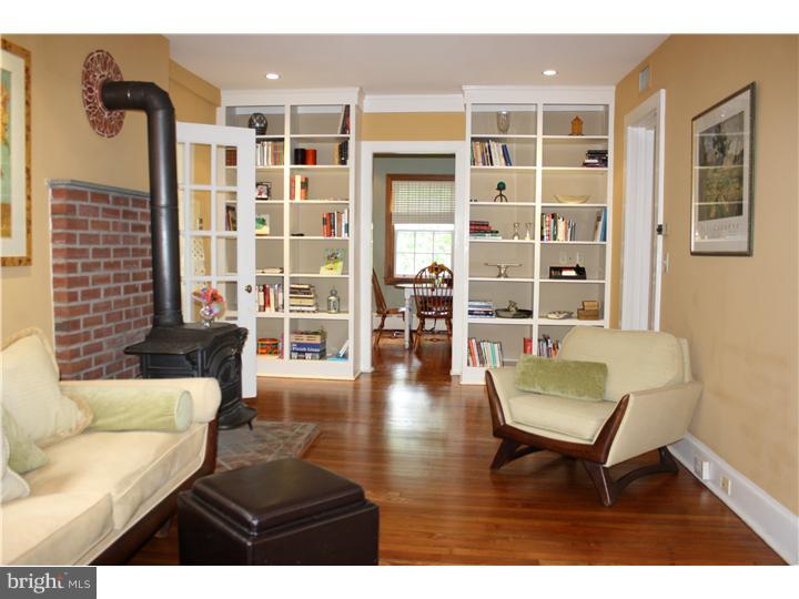 210 Biddulph Road Wayne, PA 19087 - Photo 5 of 25 Living Room