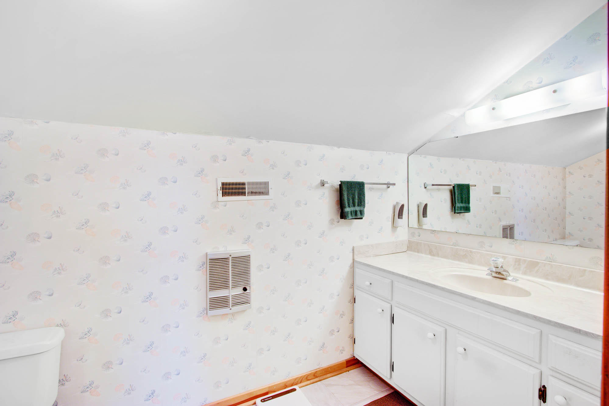 2224 Folly Road, Unit B Charleston, SC 29412 - Photo 23 of 35 Loft Bathroom
