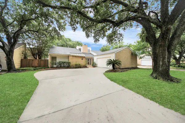 $2,900 | 11415 Ella Lee Drive, Houston, TX 77077