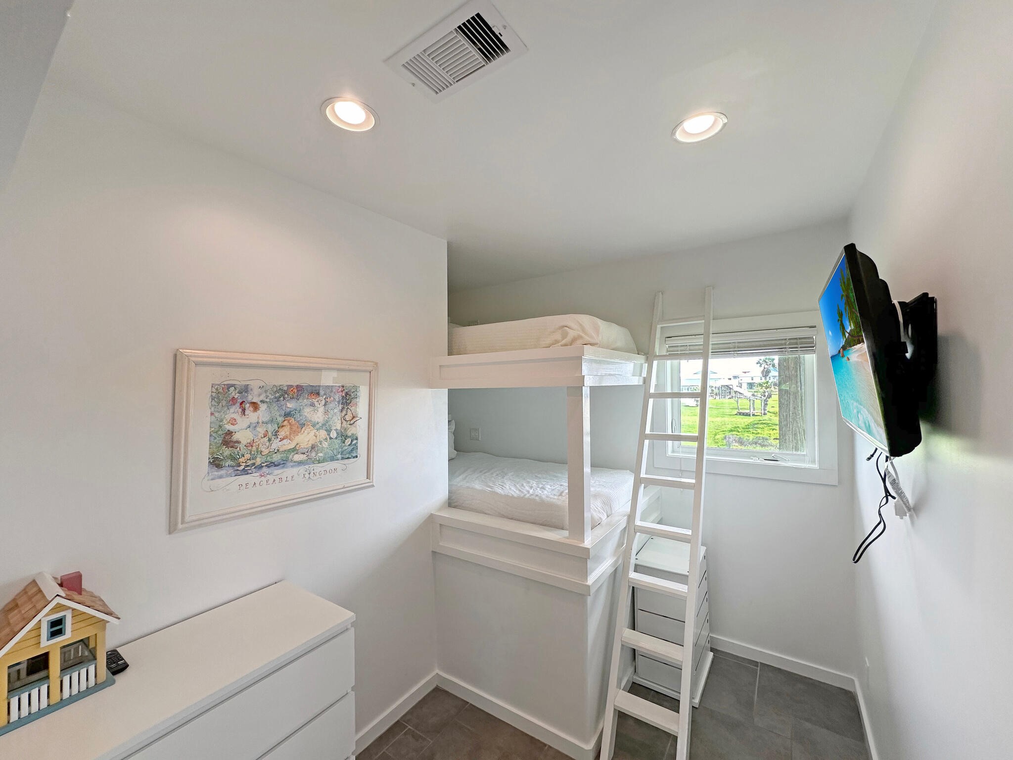 2496 Gilmore Crystal Beach, TX 77650 - Photo 17 of 35