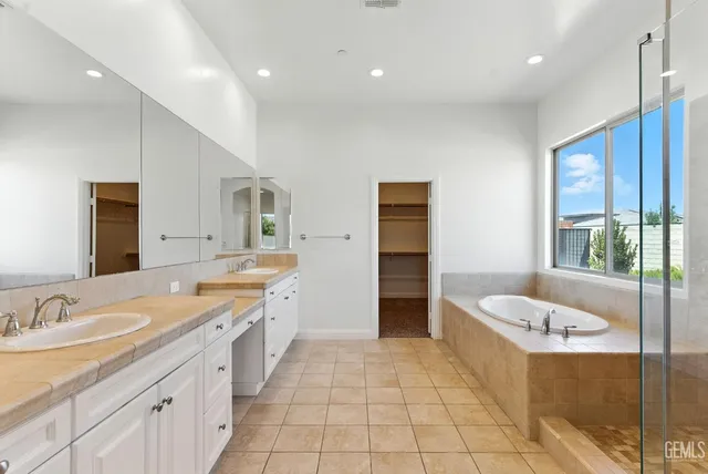 $1,165,000 | Undisclosed Address, Bakersfield, CA 93311